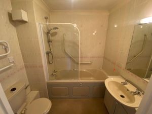 Bathroom/WC- click for photo gallery